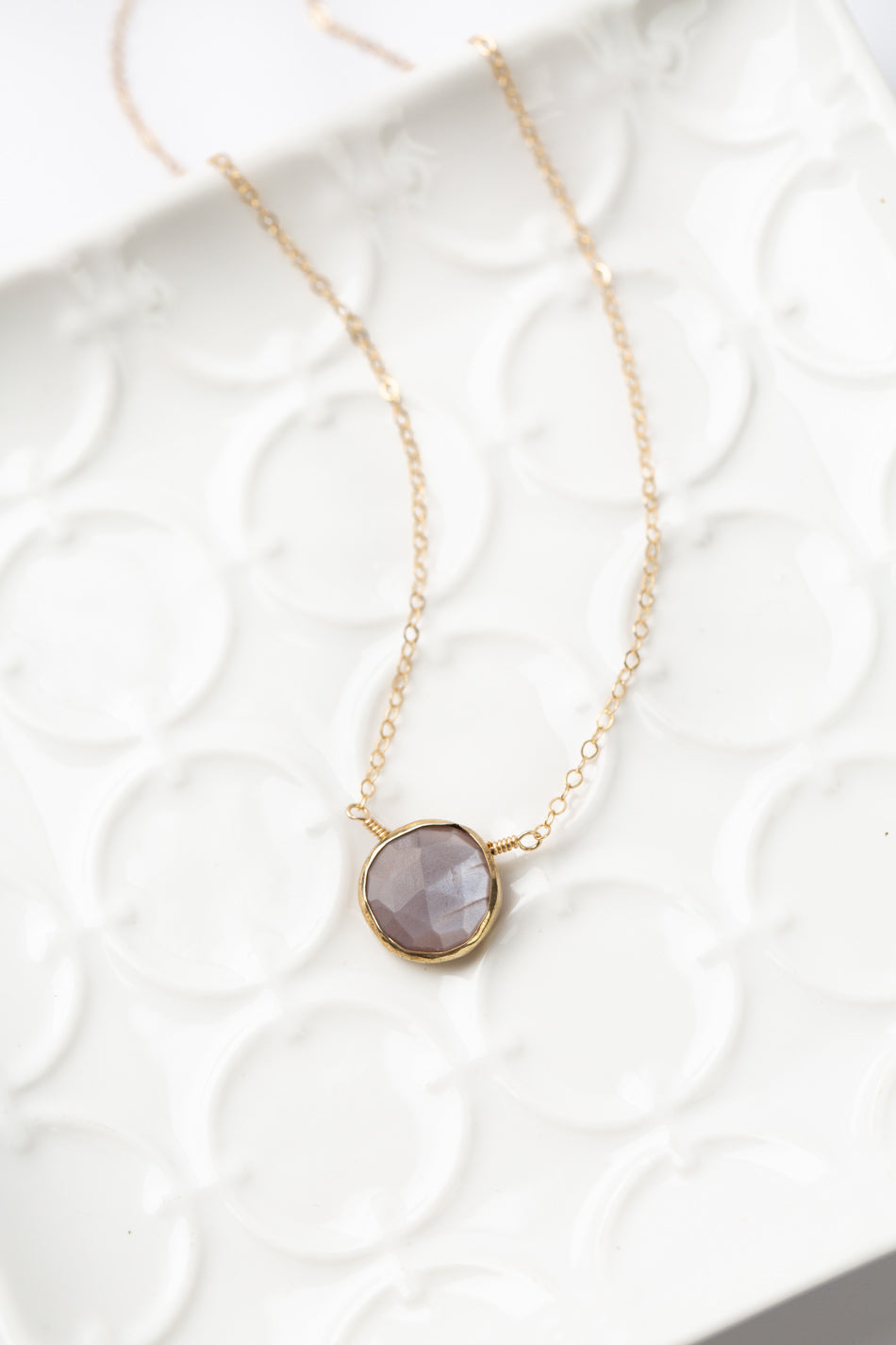 Decadence 16-18" Chocolate Moonstone Pendant Simple Necklace