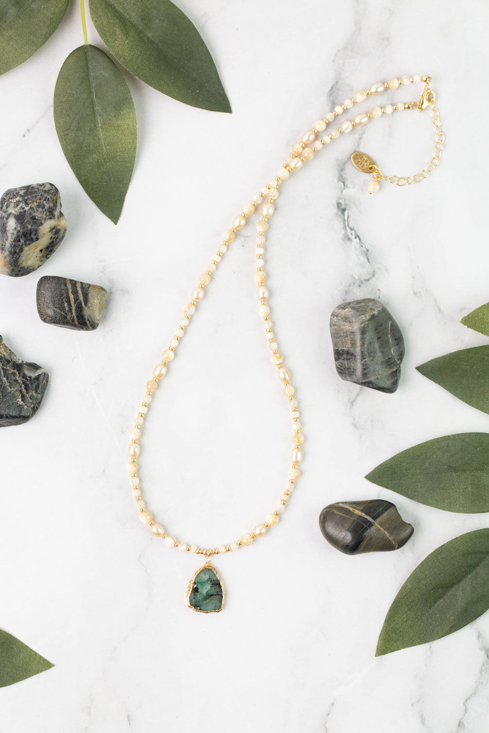 Verdant 18-20" Emerald, Pearl, Mother Of Pearl Simple Necklace