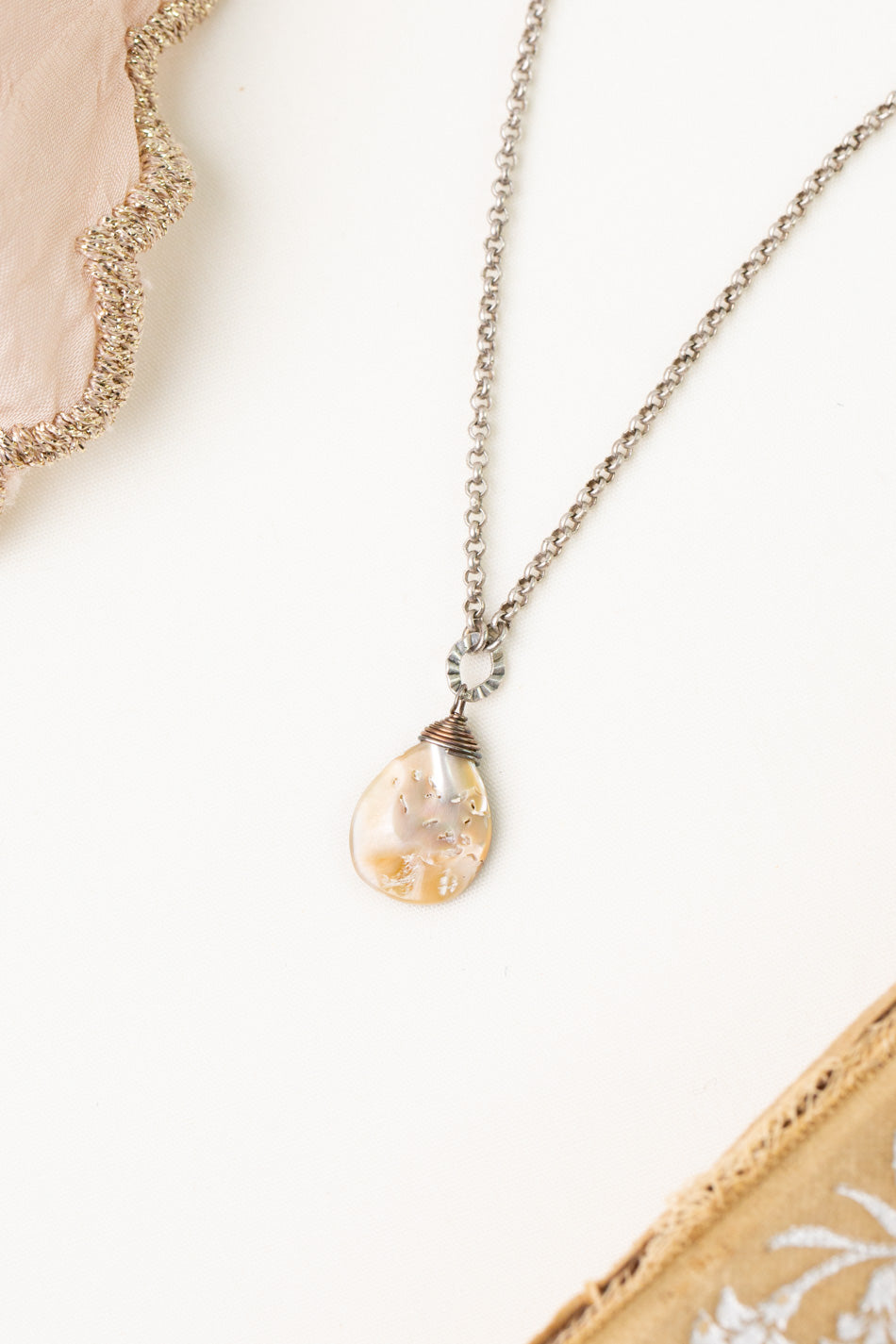 Windsor Castle 15.5-17.5" Abalone Teardrop Briolette Simple Necklace